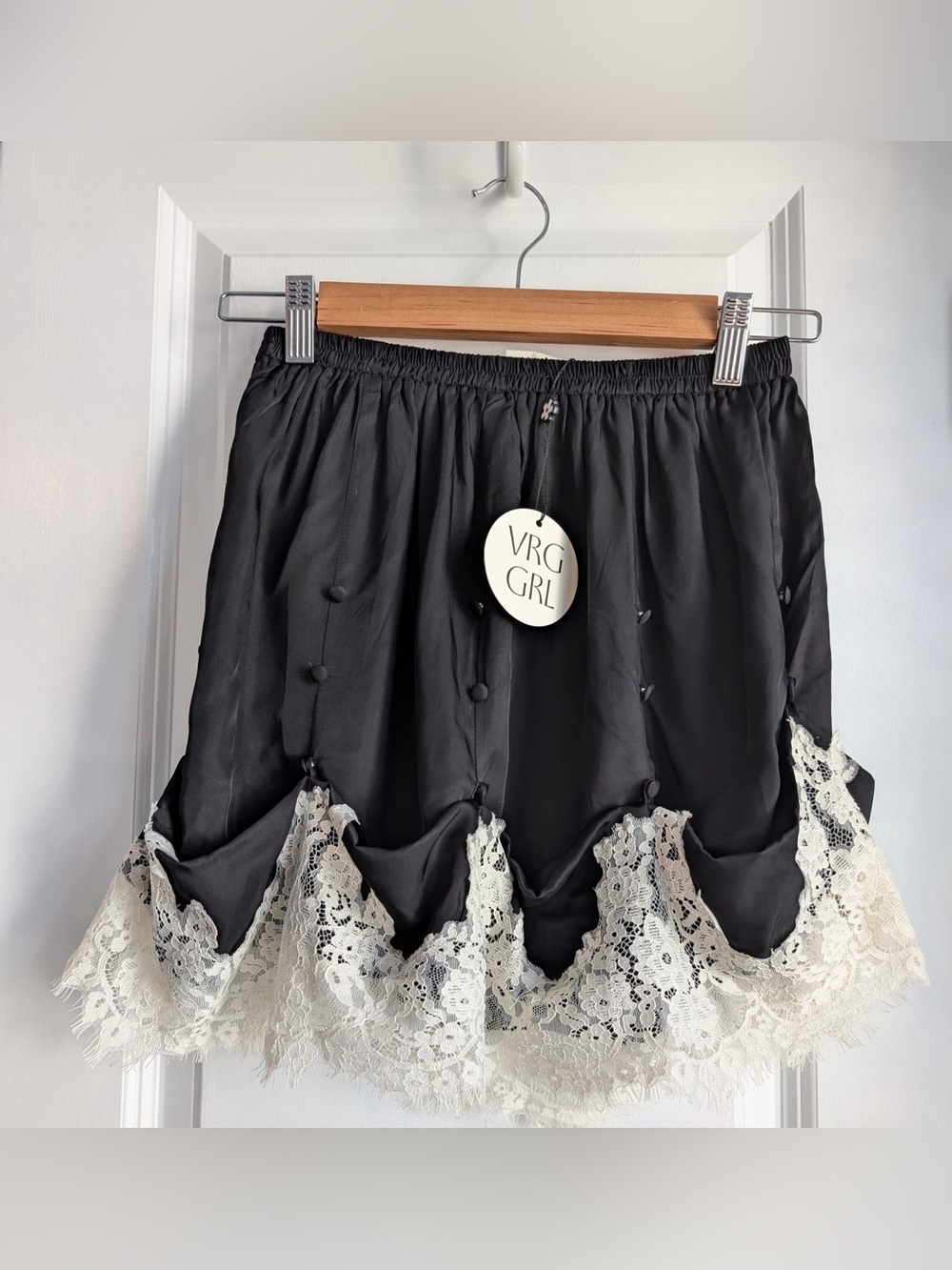 VRG GRL Women’s Thea Adjustable Lace Skirt Black NWT Size 6